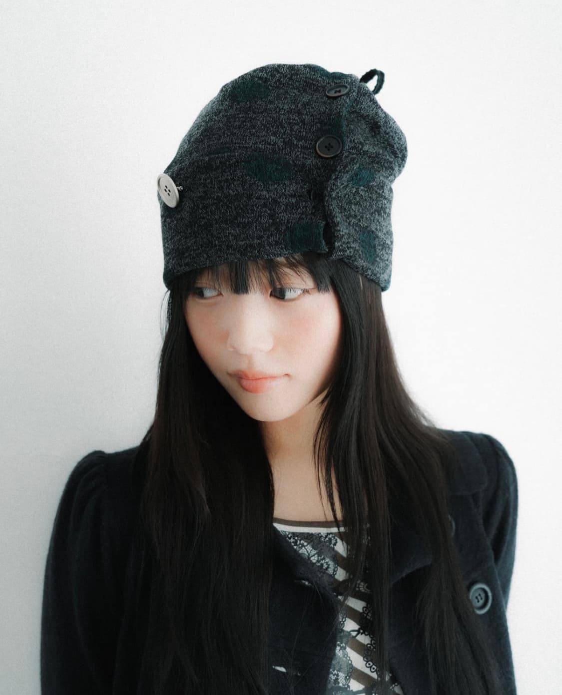 인앤양인하모니 버튼 비니 챠콜 상품이미지1