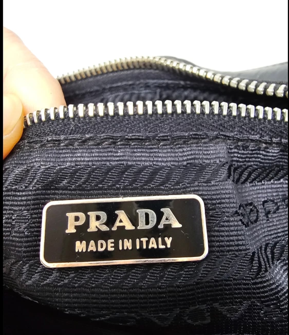 정품 프라다 블랙 나일론 호보백 상품이미지10