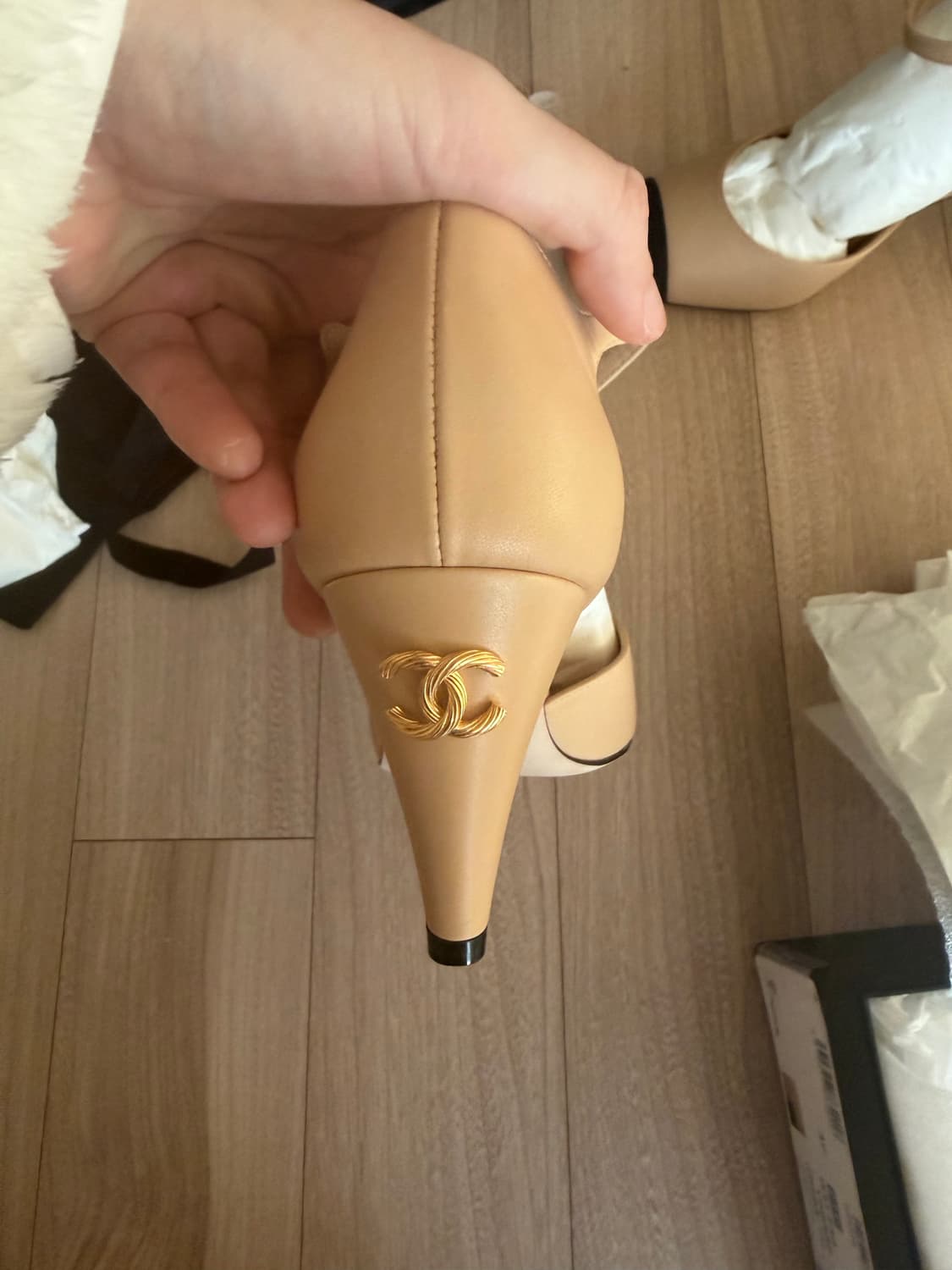 샤넬 클래식 투톤 베이지 블랙 샌들  상품이미지4