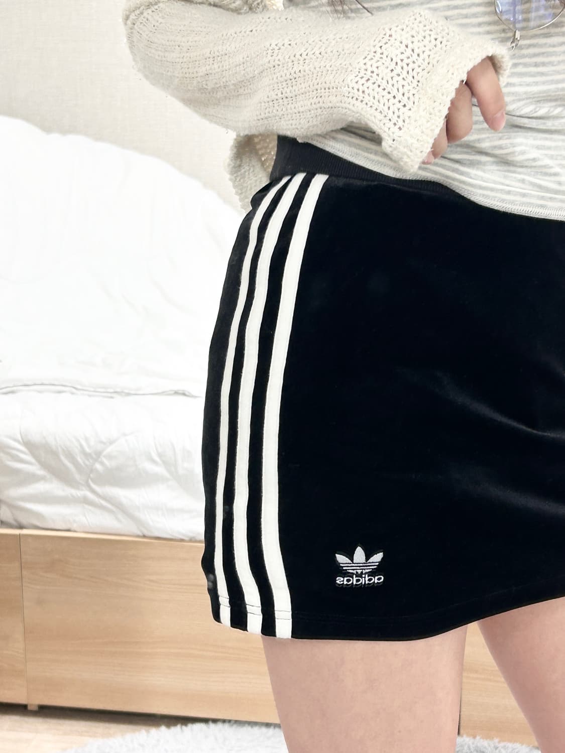 아디다스 블랙 삼선 벨벳 스커트 상품이미지2