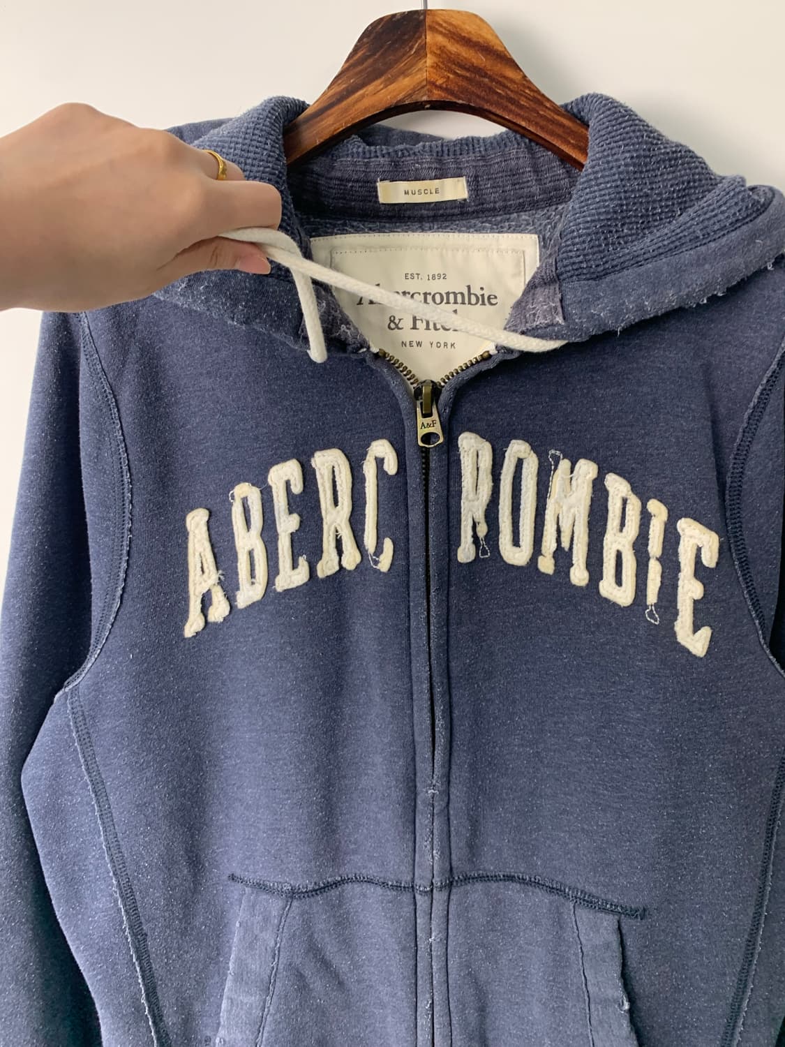 아베크롬비 y2k 와투케 네이비 헤비코튼 후드집업 상품이미지4