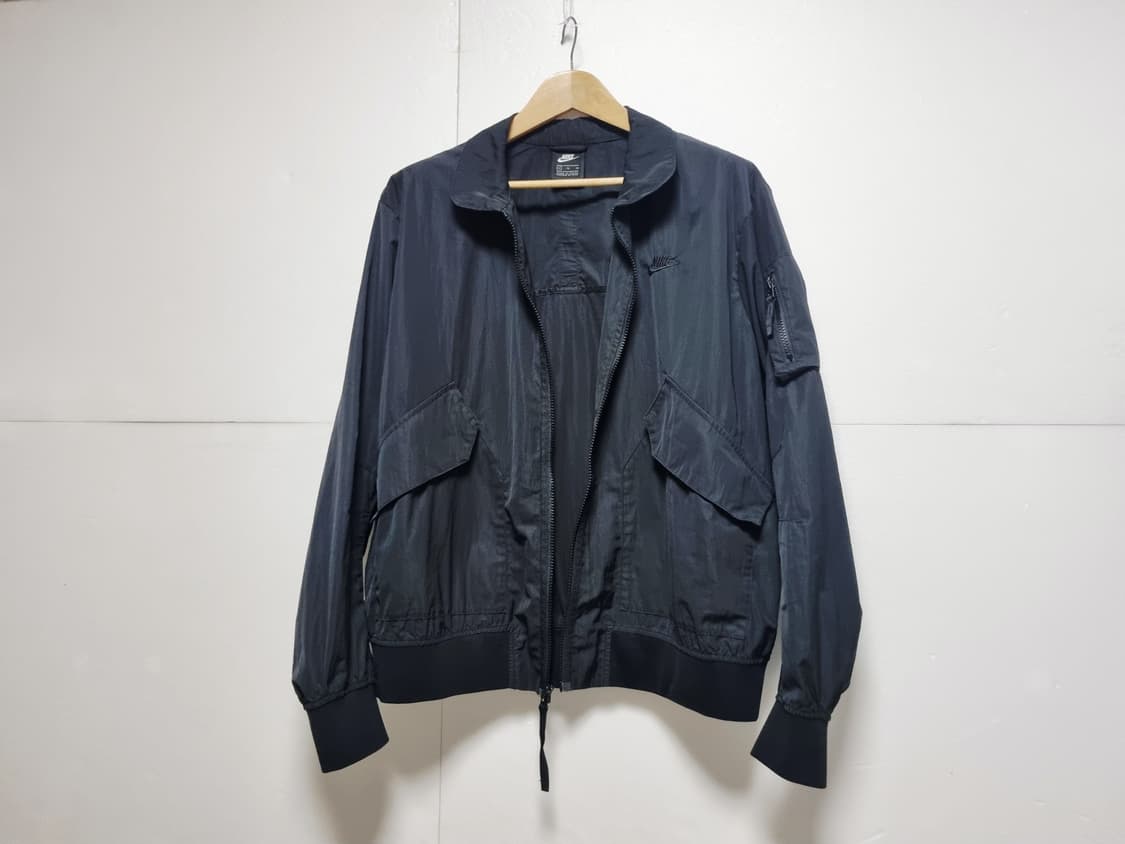 남성 정가15만 나이키 블랙 검정 우븐 경량 봄버 자켓 바람막이 상품이미지3