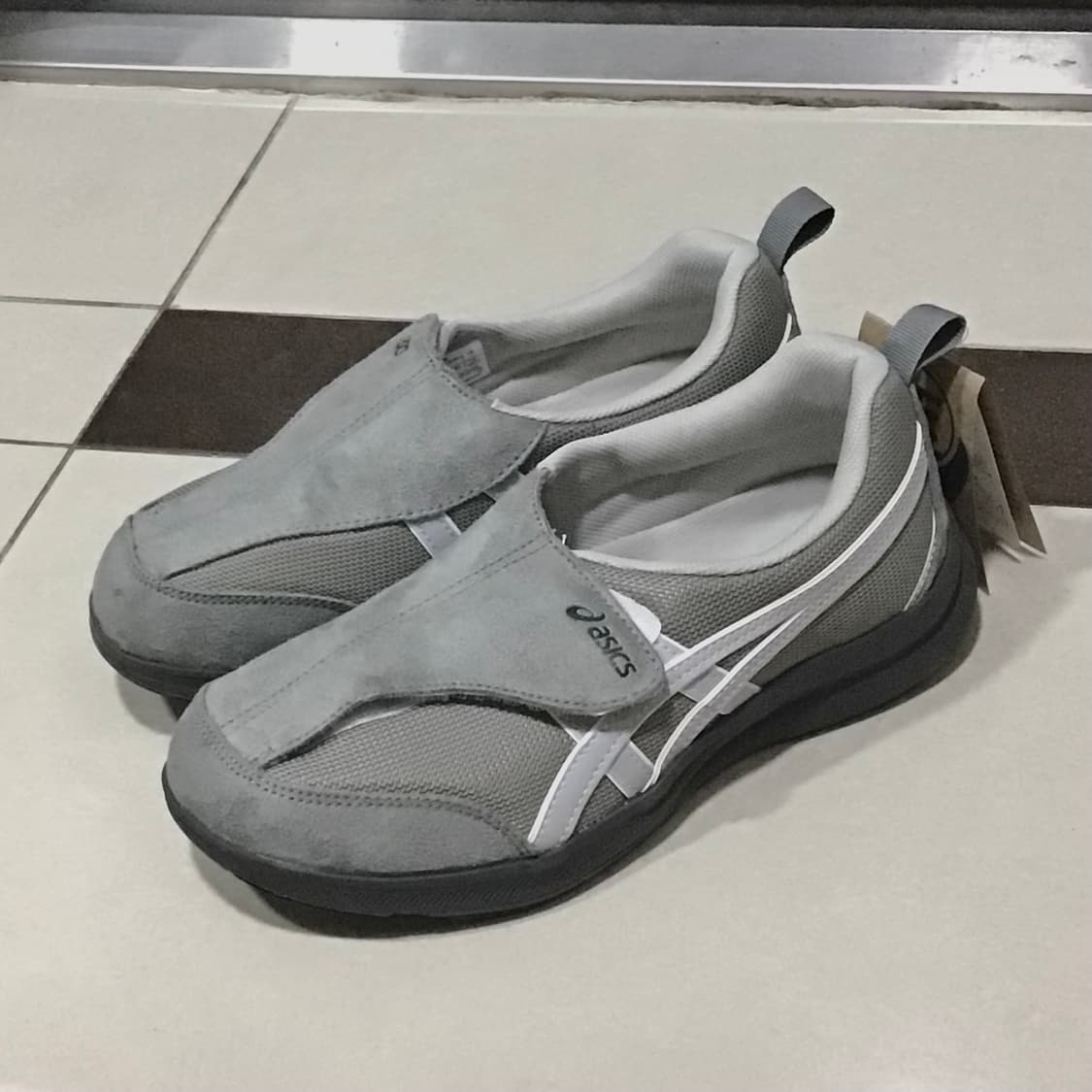 new) asics sneakers grey 상품이미지2