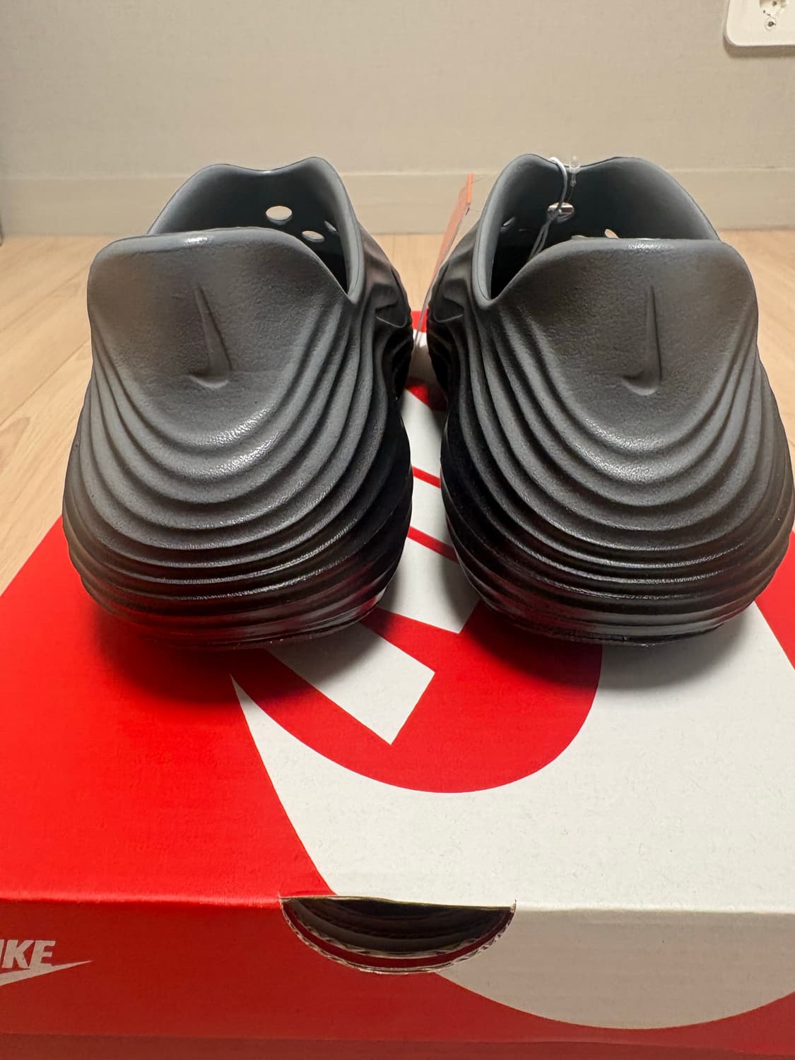 나이키 리액트 리주버네이트 260 상품이미지4