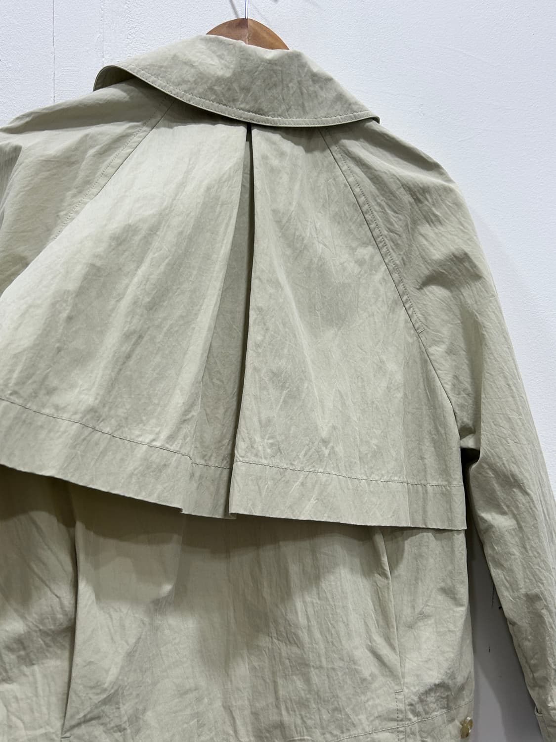 코벳블랑 바스락 오버핏 더블 버튼 숏 트렌치코트 자켓 상품이미지5