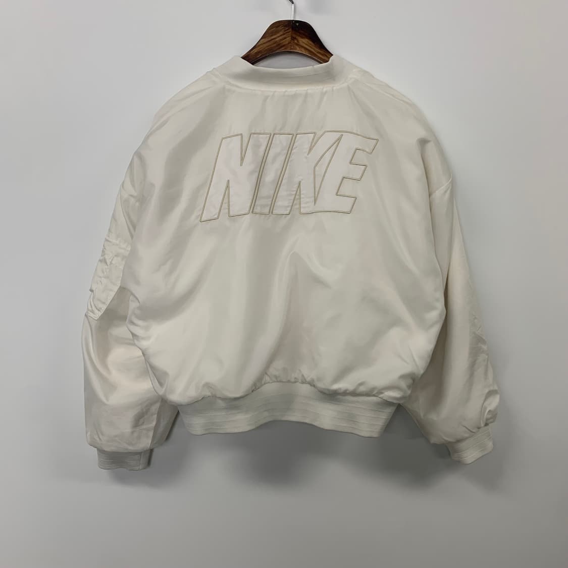 나이키 스포츠웨어 우먼스 리버서블 인조 퍼 봄버 자켓 상품이미지6