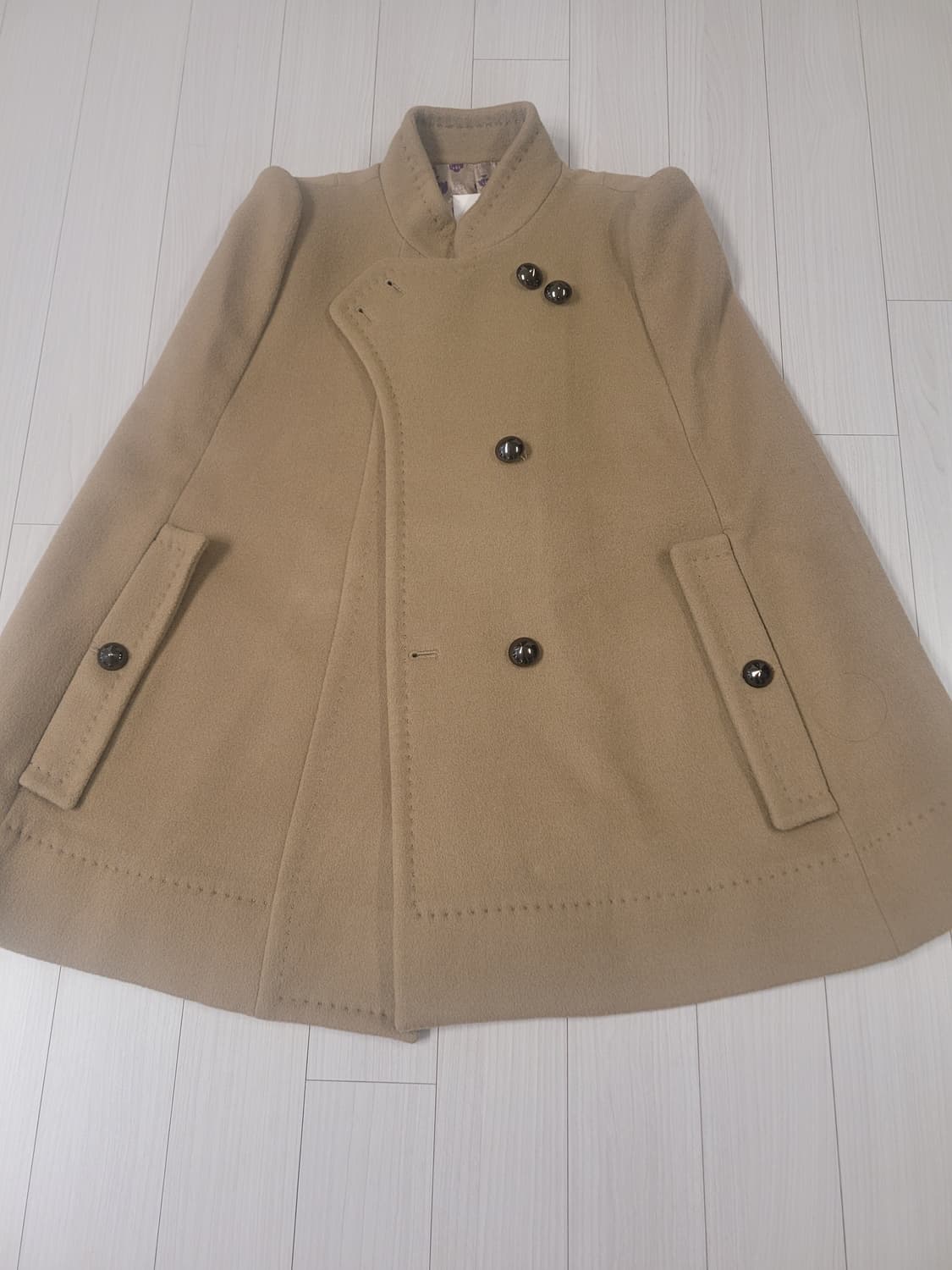 ✨ 오즈세컨(O’2nd) 케이프 핏 울 코트 / 베이지 / 1사이즈
구입 상품이미지2