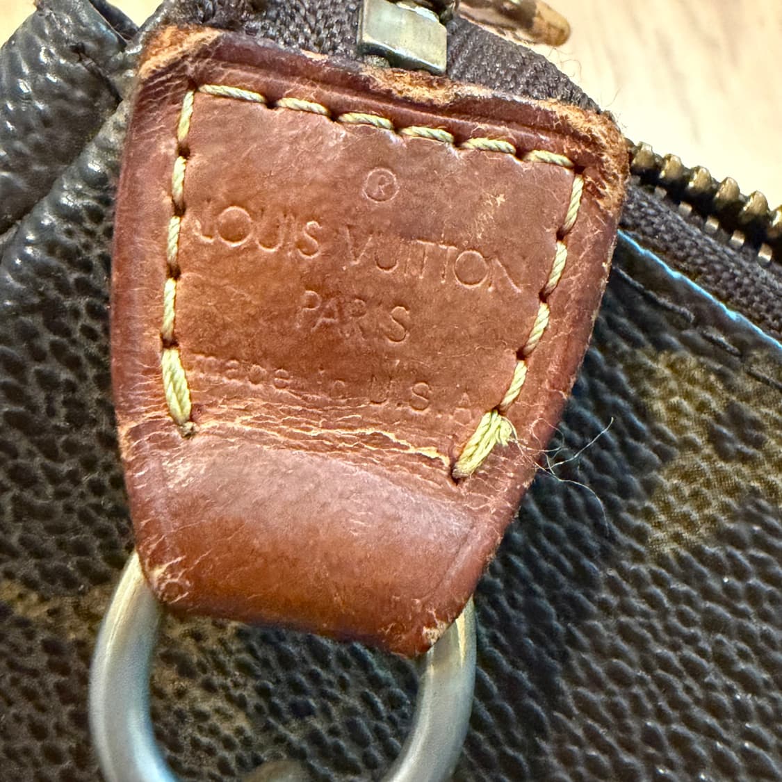 루이비통 포쉐트 악세수아 NM 모노그램 핸드백 상품이미지3