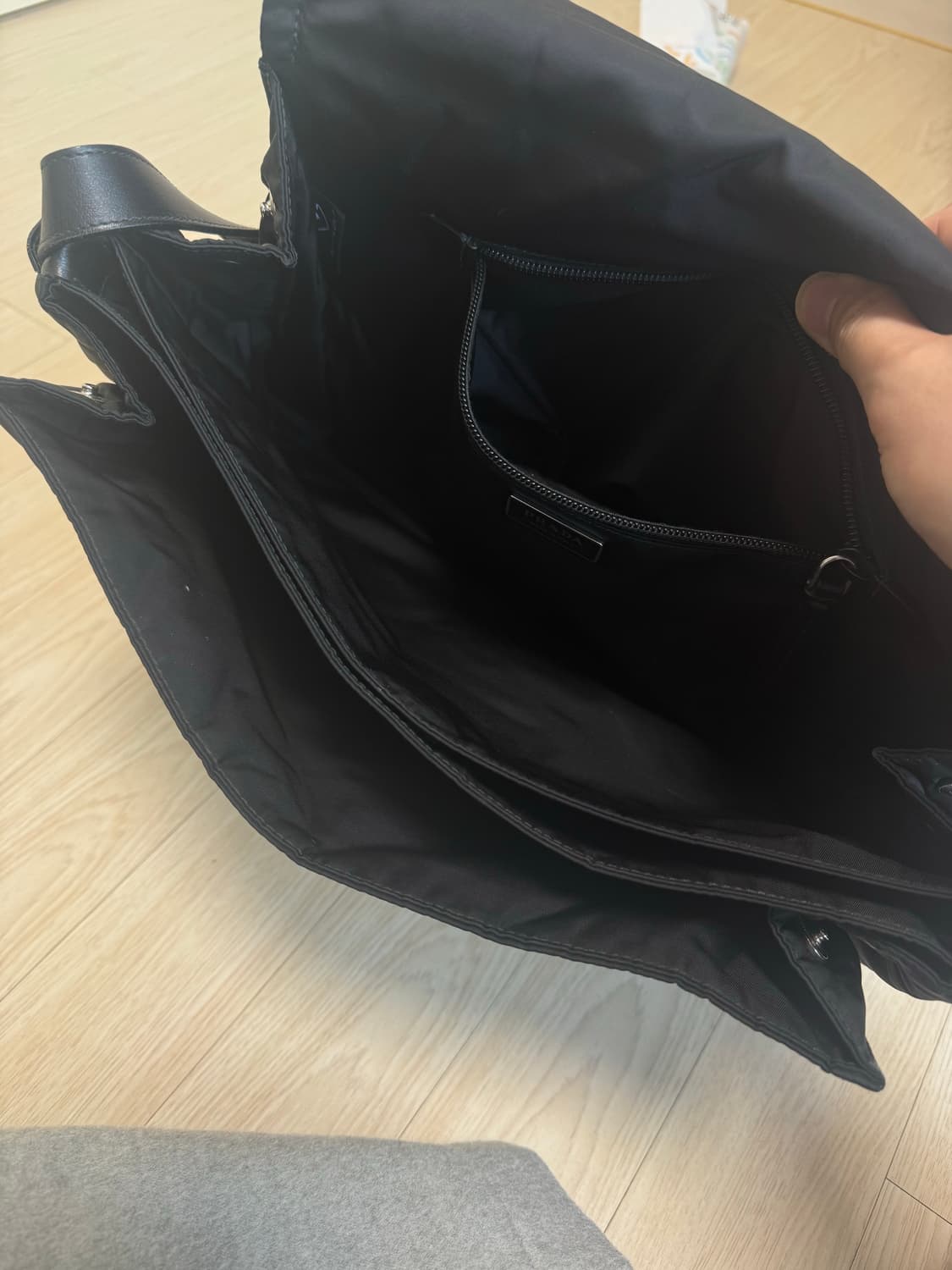 프라다 패딩 숄더백 라지 상품이미지5