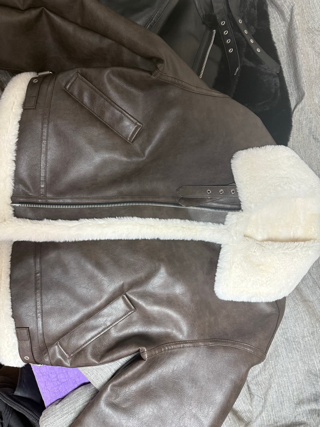 론트 무스탕 갈색 검정색 두개 엄청싸게 급처합니다 상품이미지1