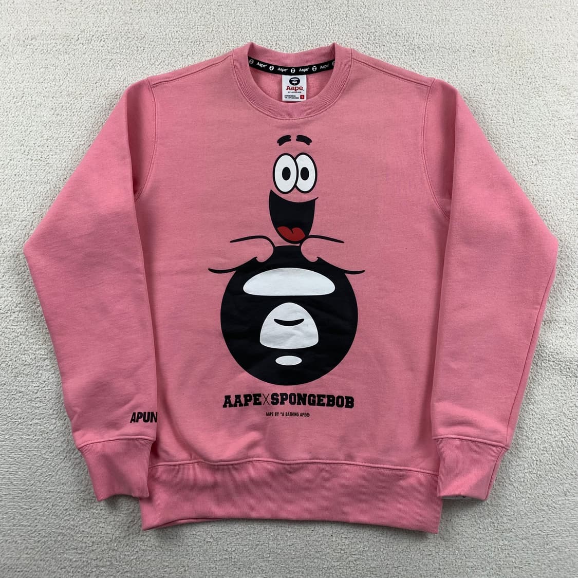 에이프 x 스폰지밥 핑크 맨투맨 상품이미지1