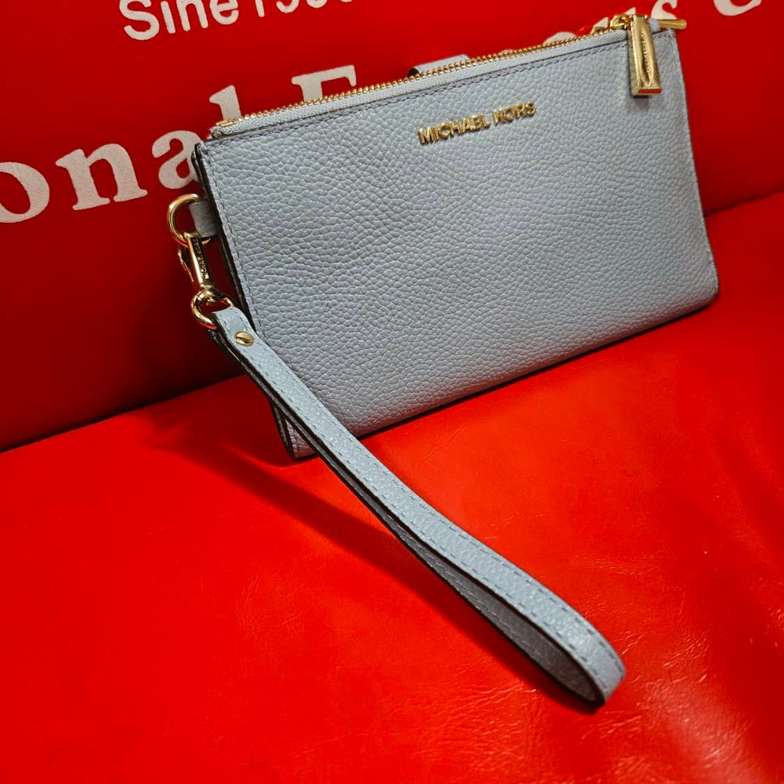 마이클코어스 미니 클러치 지갑 상품이미지2