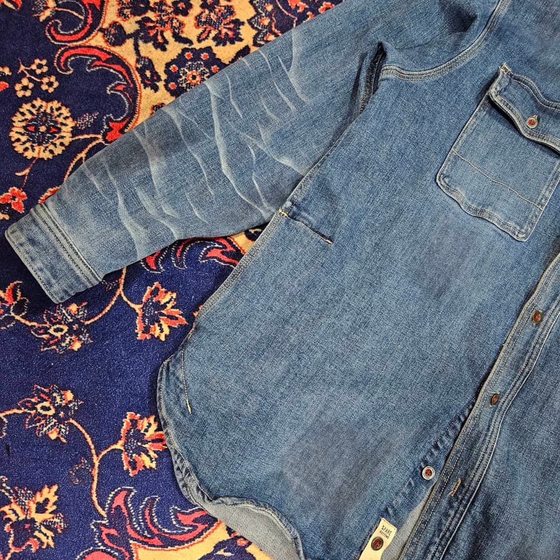 시리즈(Series) 21FW 심플링 워시드 루즈핏 데님 자켓
 상품이미지4