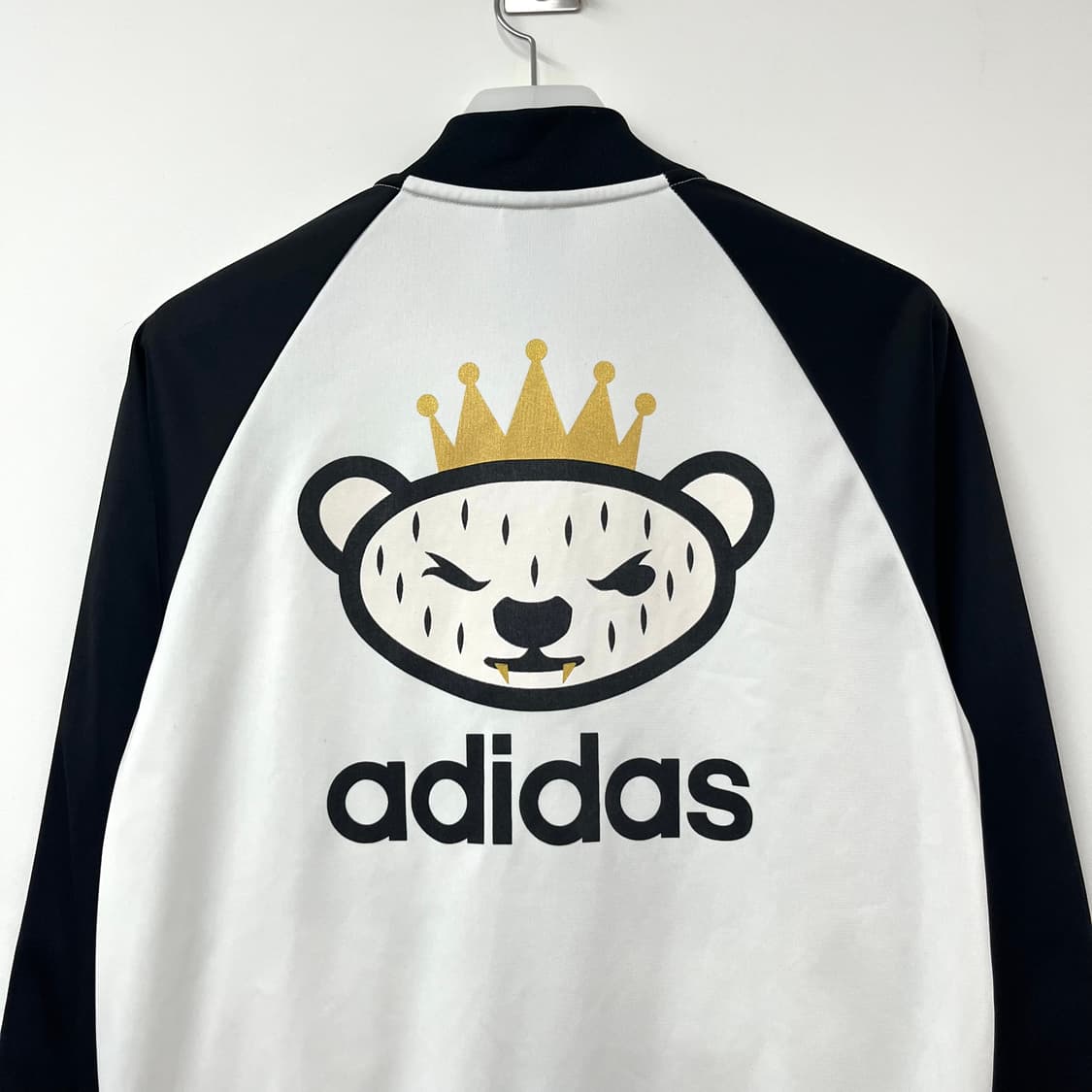 아디다스 니고 베어 25주년 한정판 화이트 블랙 트랙탑 져지 상품이미지6