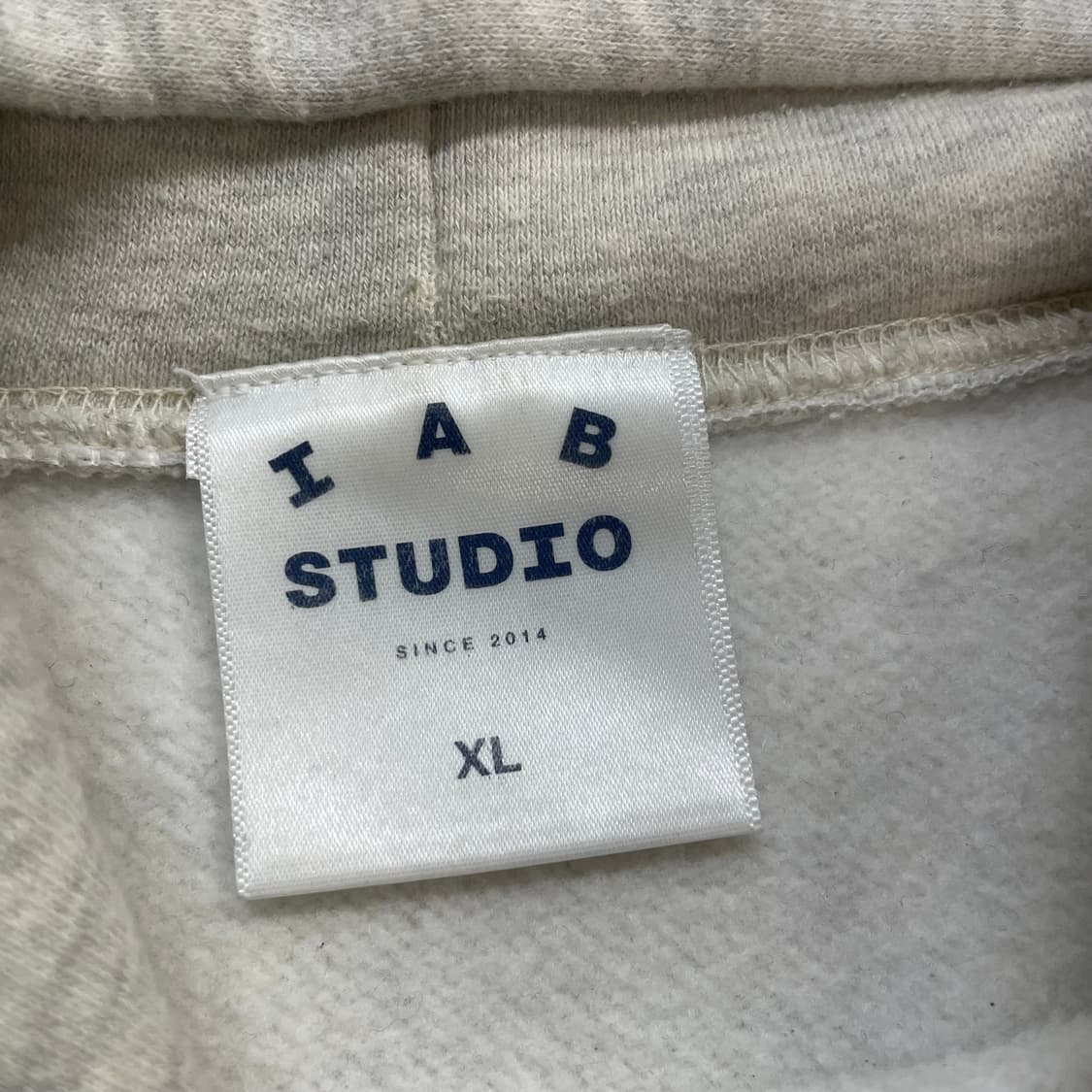 아이앱스튜디오 스펠 로고 후드티 오트밀 버건디 상품이미지6