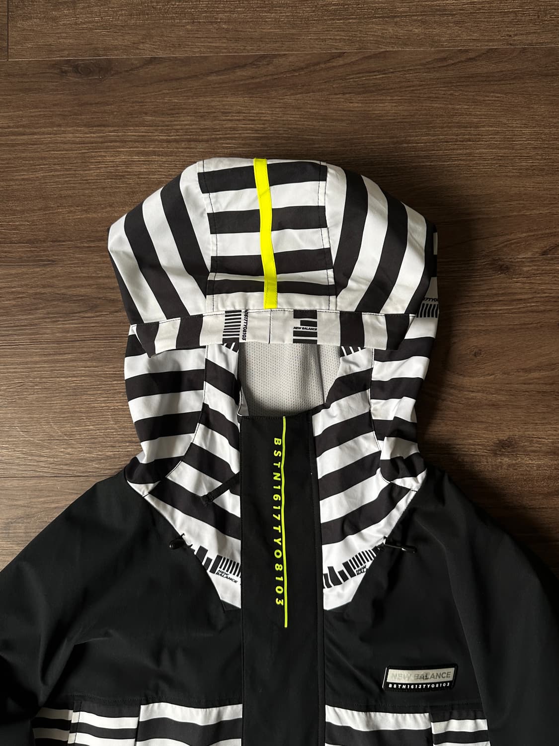 New Balance Golf 이레귤러 스트라이프 윈드 브레이커 상품이미지10