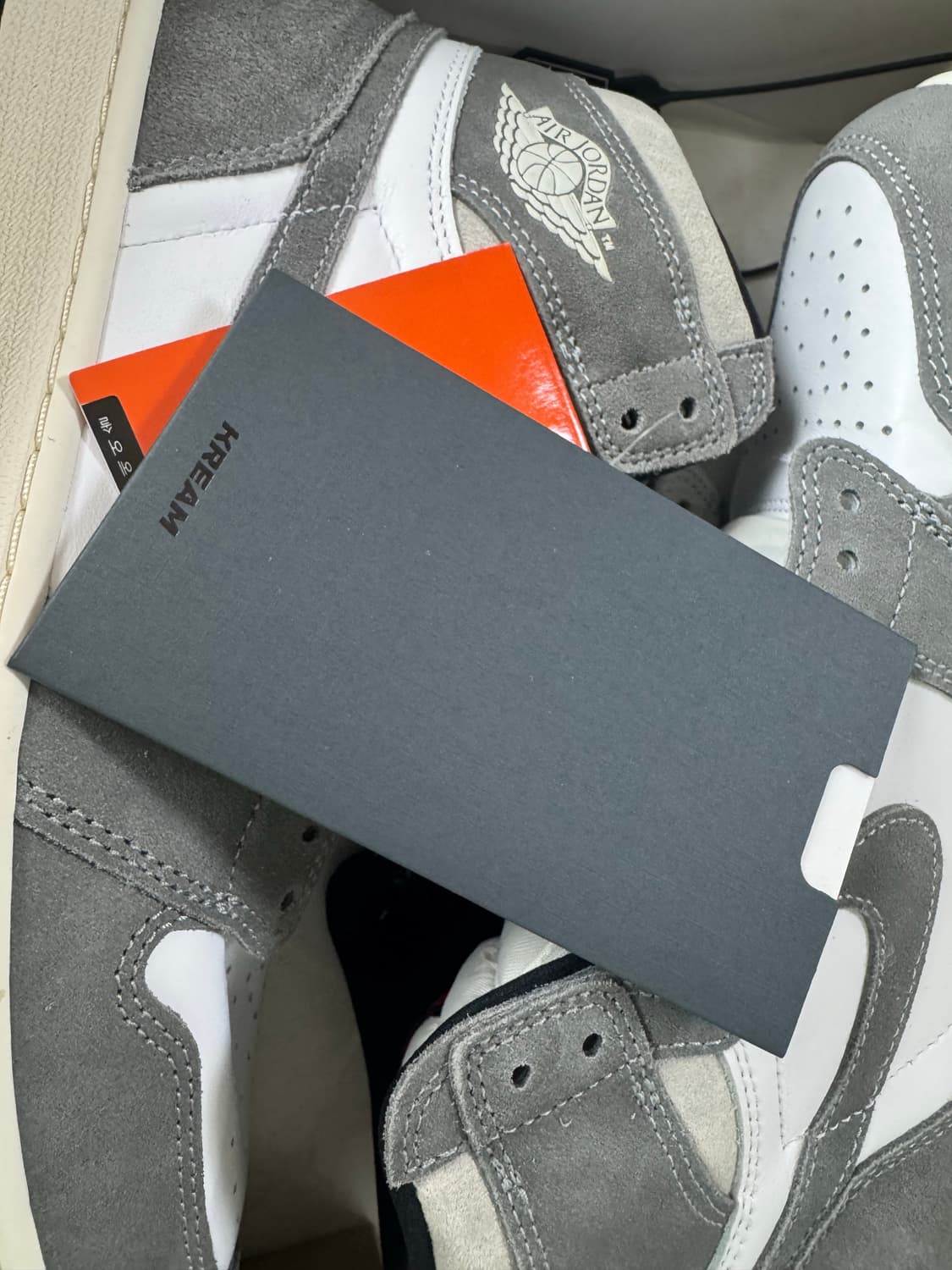 조던 레트로 하이 og 블랙 앤 스모크 그레이 275 상품이미지3