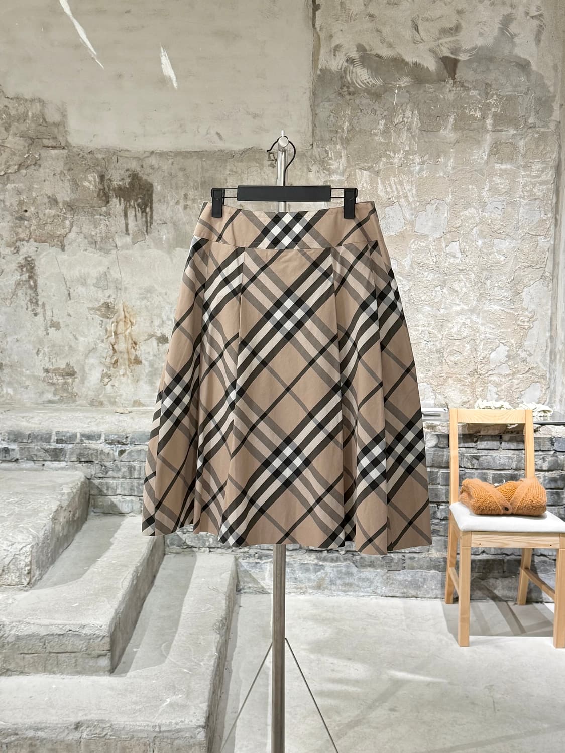 버버리 베이지 노바체크 플레어 미디 스커트 상품이미지6