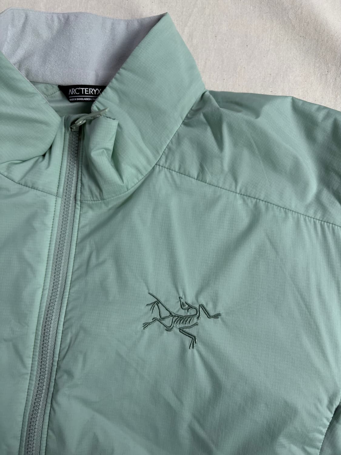 Arcteryx 아크테릭스 맨즈 스톤그린 아톰 자켓 M 상품이미지4