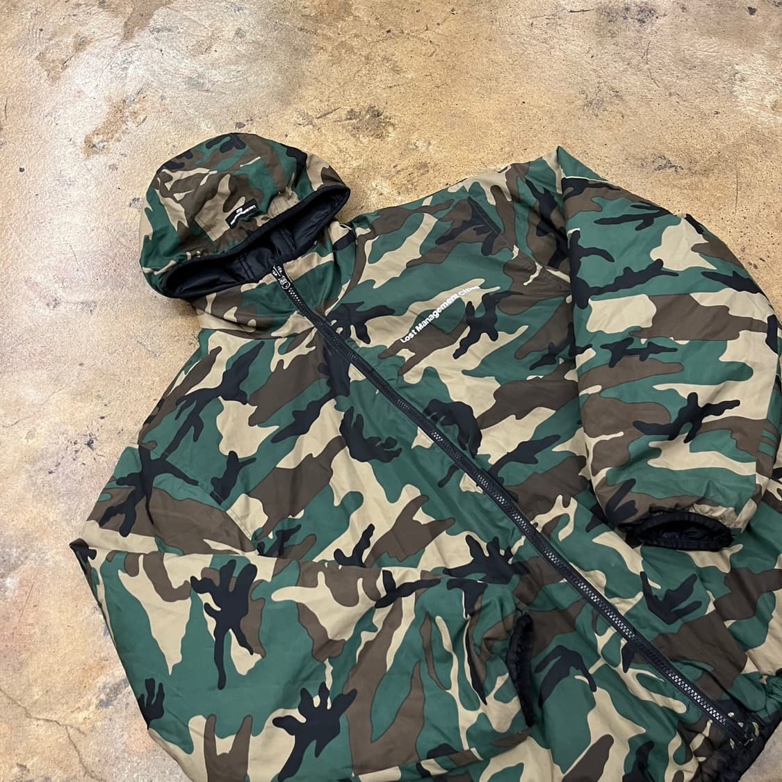 [정품/L] LMC 블랙 카모 후드 양면 패딩 점퍼 b15 상품이미지1