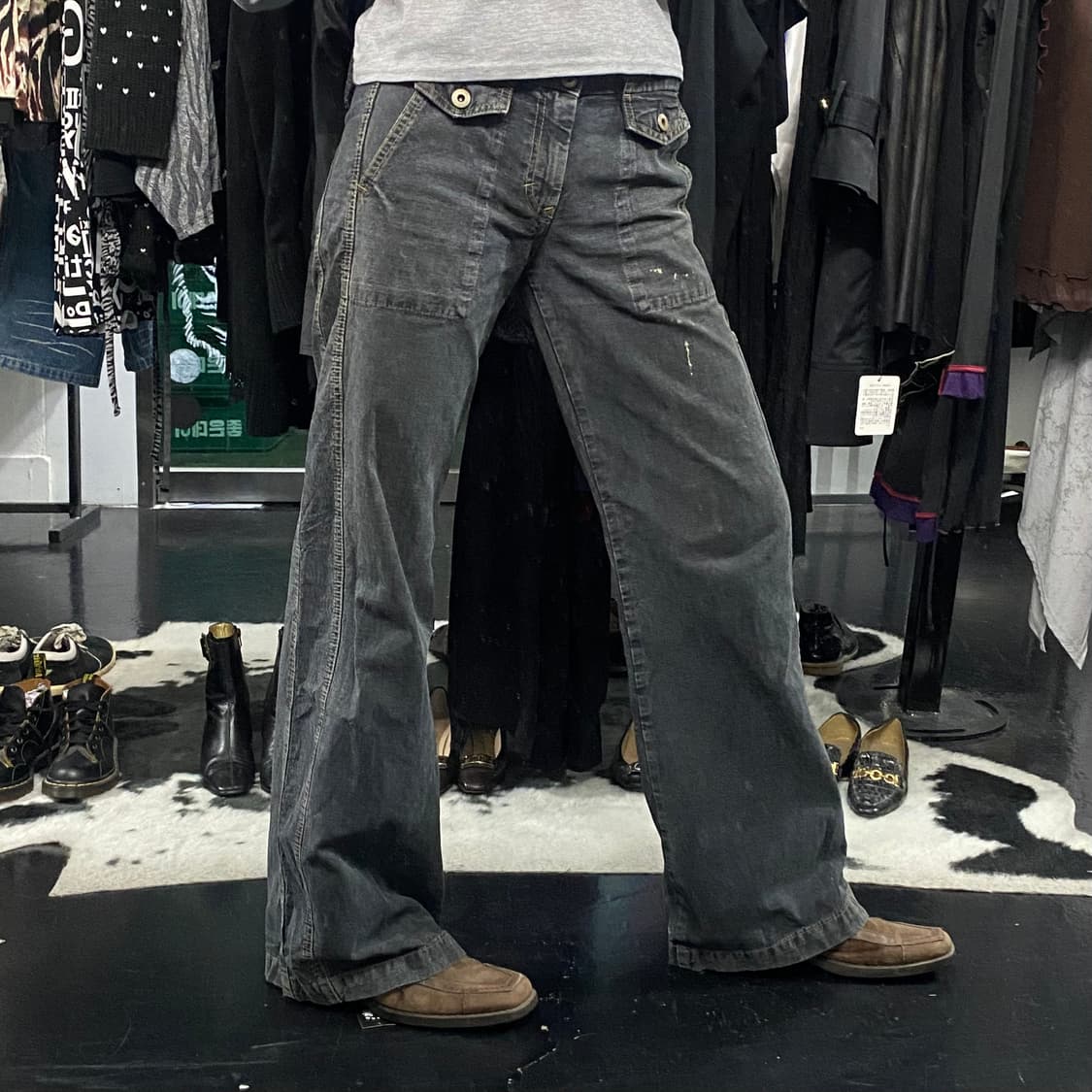 Slang 백 절개 디테일 로우라이즈 팬츠 상품이미지2