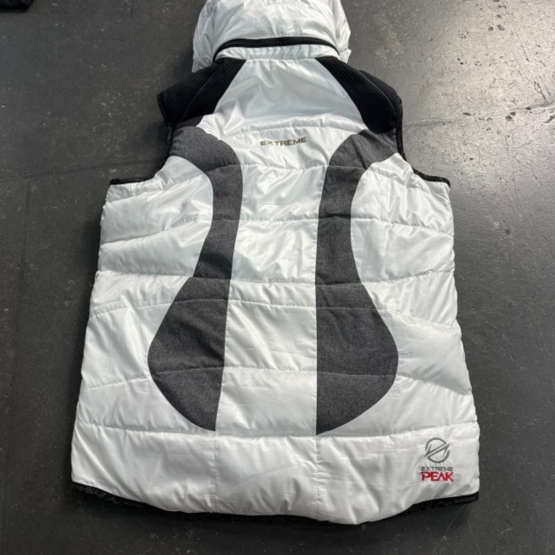 105 블랙야크 패딩조끼  상품이미지6