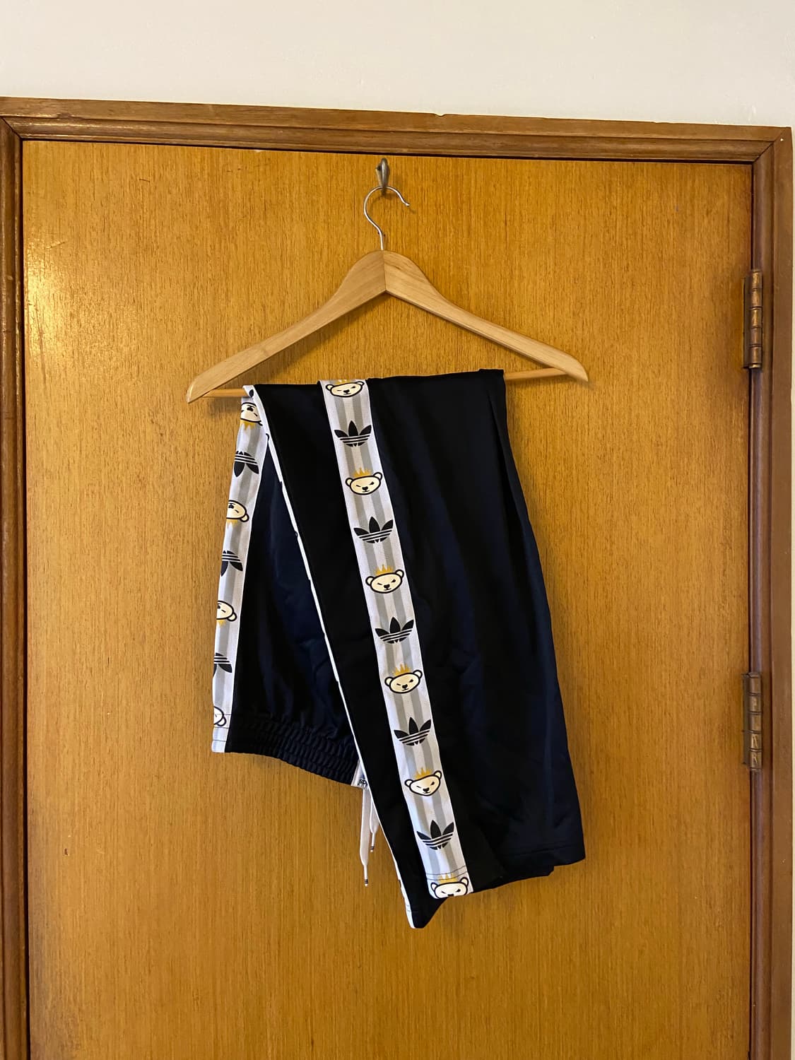 니고베어 아디다스 블랙 트랙탑 셋업 상품이미지8