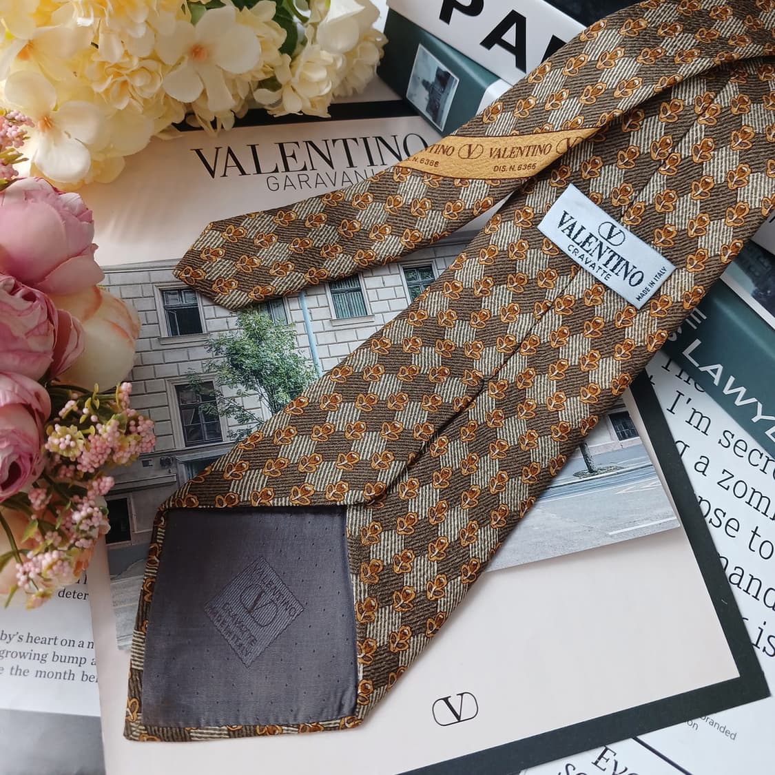 발렌티노 브라운 체크 플라워 패턴 넥타이 9.7cm A+등급 E951
 상품이미지4