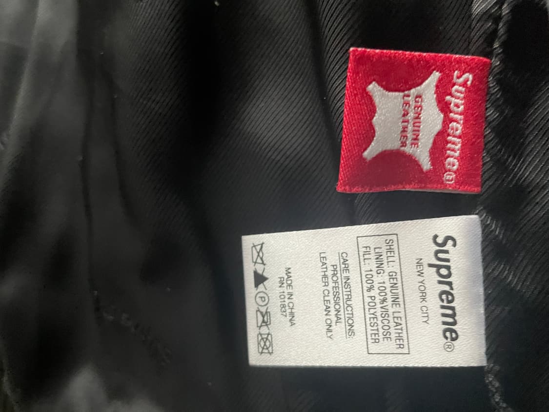 슈프림 18fw 퀄티드 스터드 레더 자켓 상품이미지10