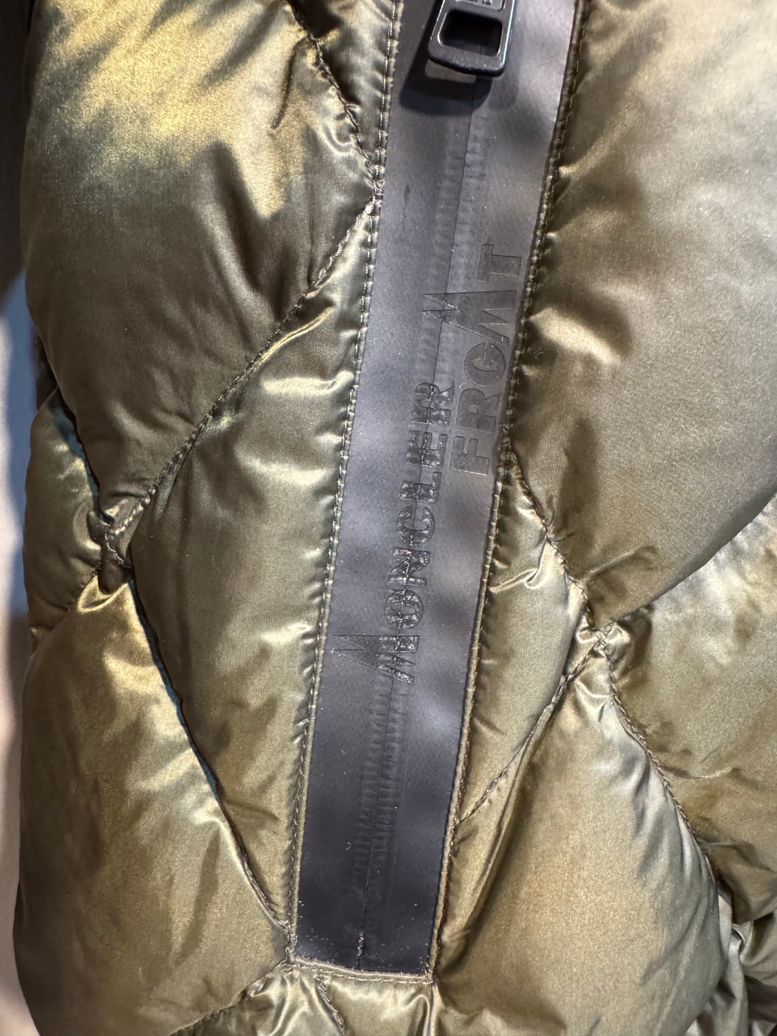 몽클레어 지니어스x프라그먼트 구스다운 봄버자켓 상품이미지3