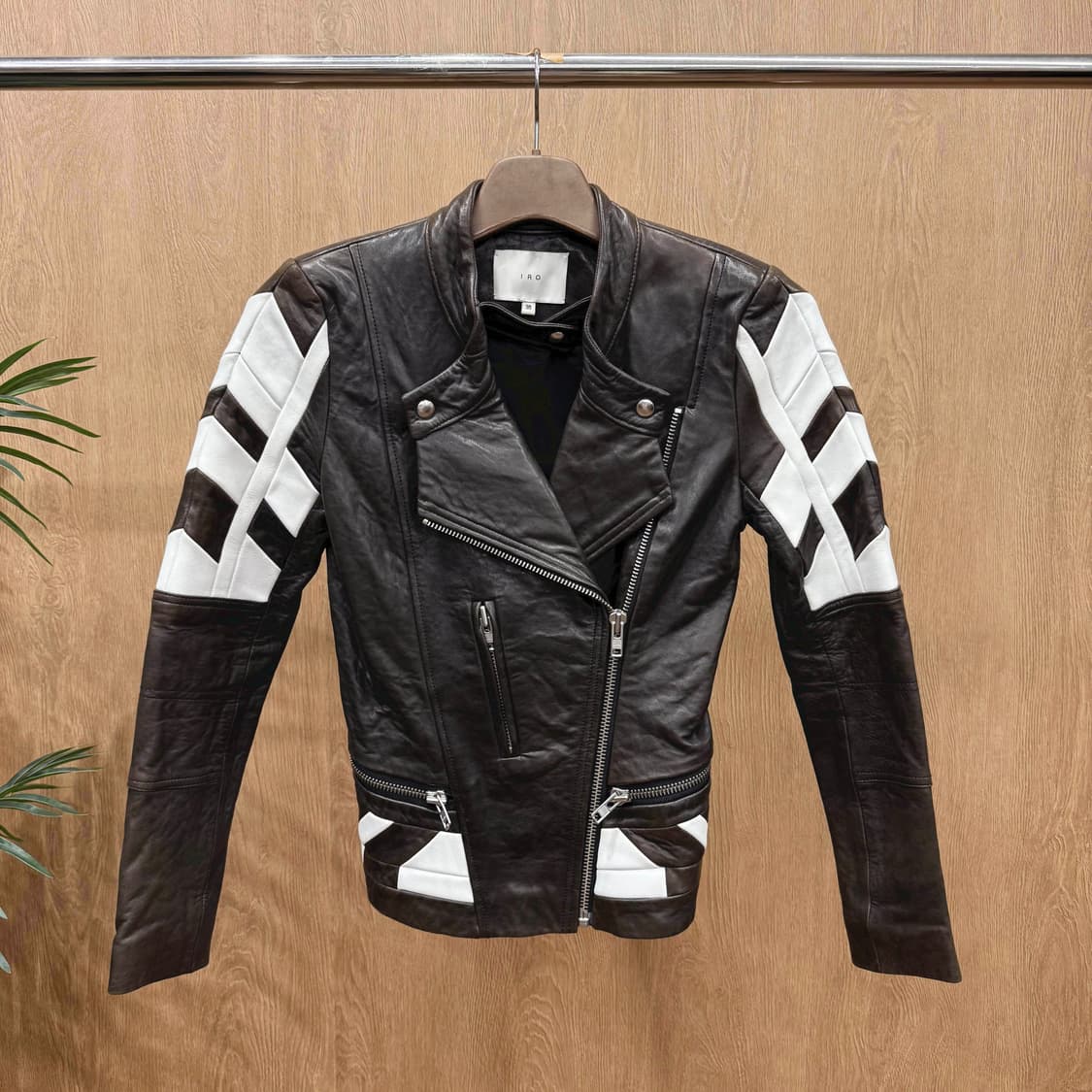 이로 양가죽 라이더 자켓 사선지퍼 스냅 버튼 넥 디테일 투톤 배색 상품이미지1