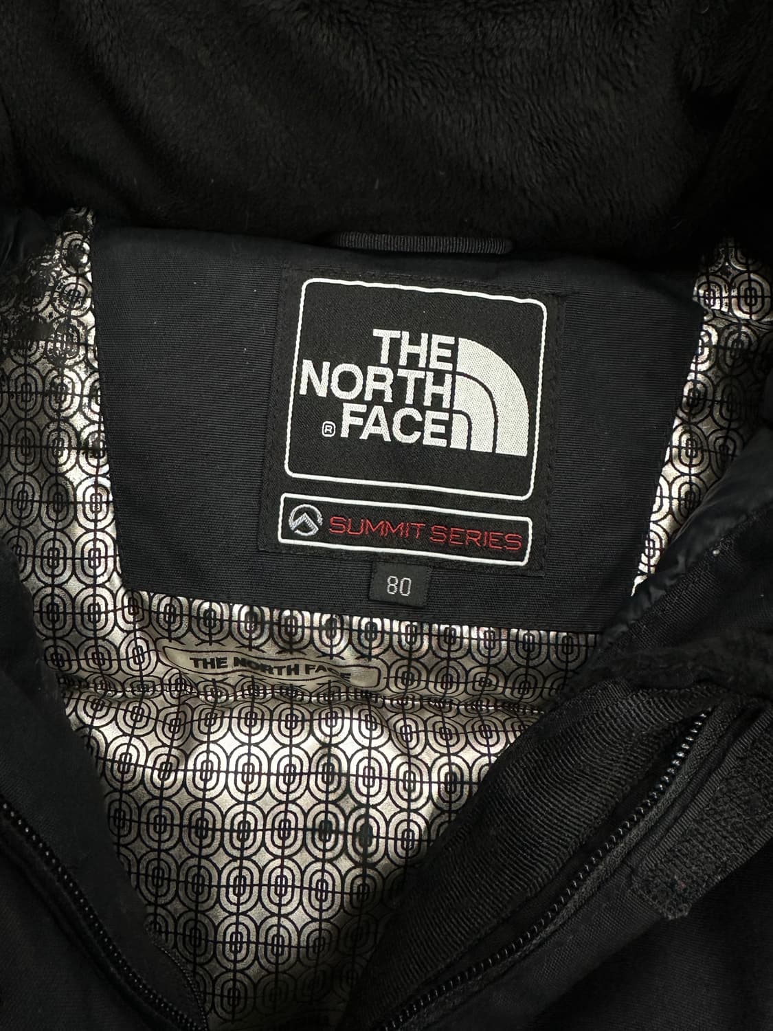 노스페이스 퍼후드 패딩 블랙 상품이미지3