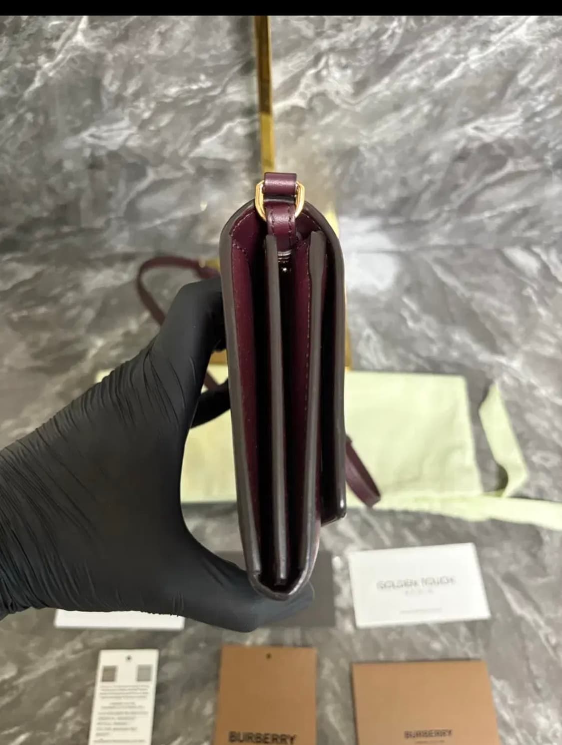 버버리 로에 woc 크로스백 버건디 상품이미지6