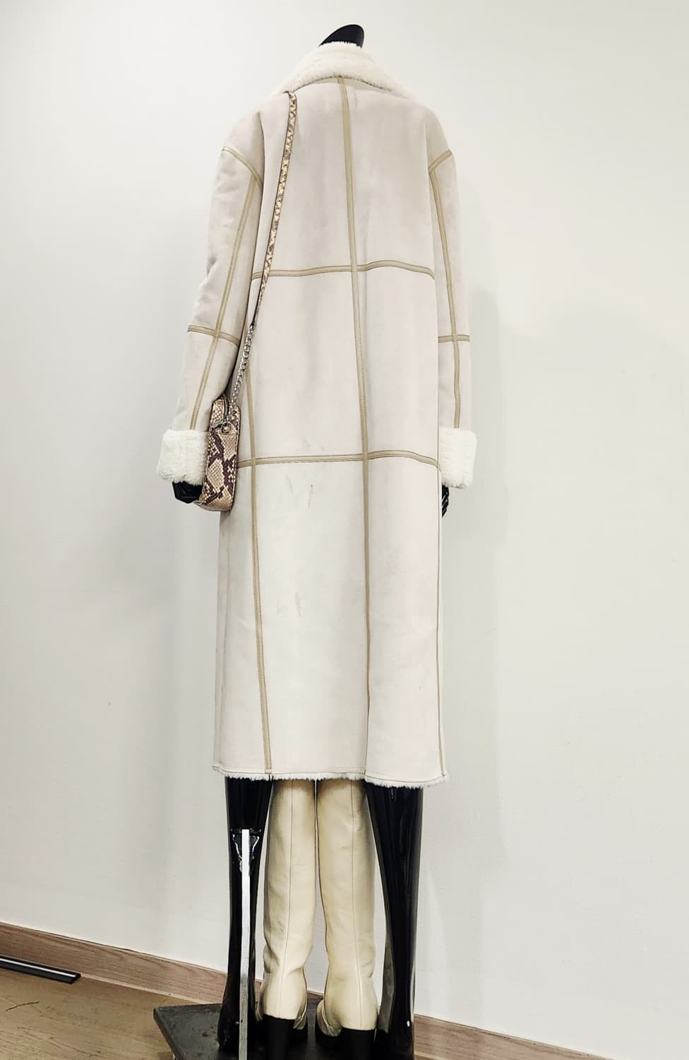 아이보리 롱무스탕코트 상품이미지5