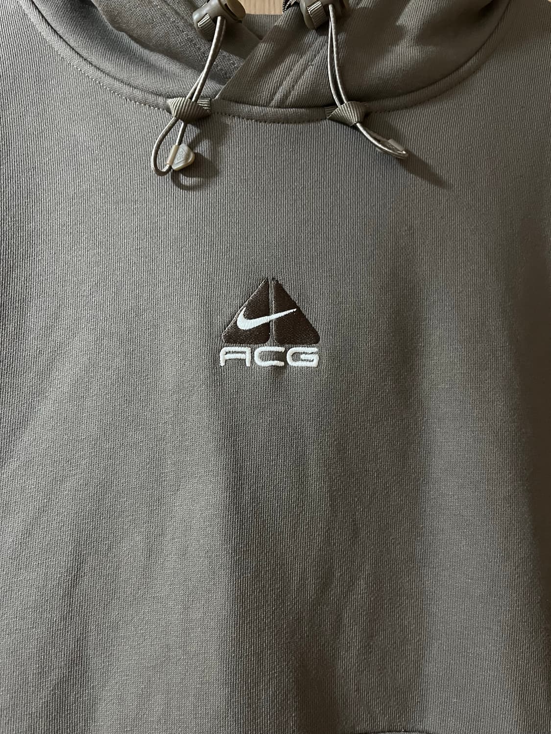 나이키 ACG 써마핏 풀오버 플리스 후드 올리브 그레이 M 팝니다 상품이미지4