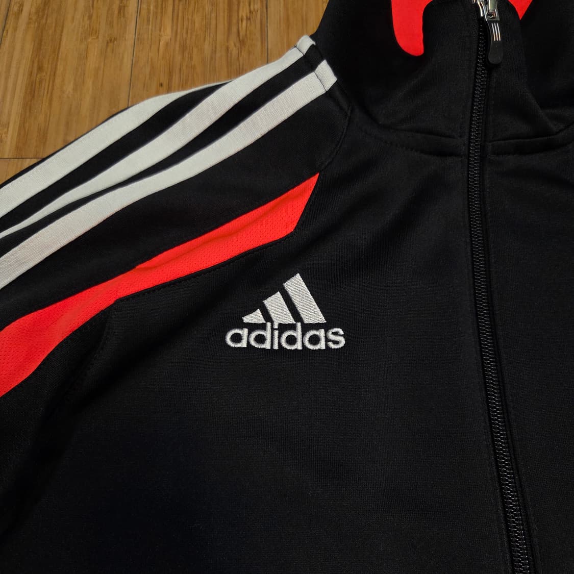 아디다스 삼각로고 져지 (M)
 상품이미지2