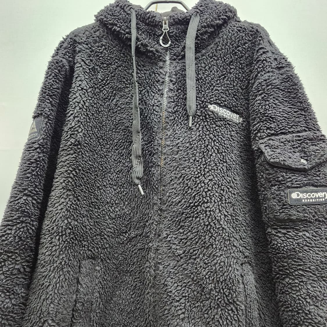 디스커버리 로고 와펜 사이드포켓 뽀글이 후드집업 110(2XL) 상품이미지2