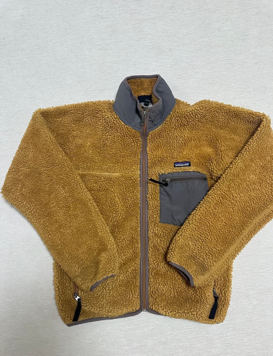 파타고니아 딥파일 골드 m 색상 구매글입니다.  상품이미지1