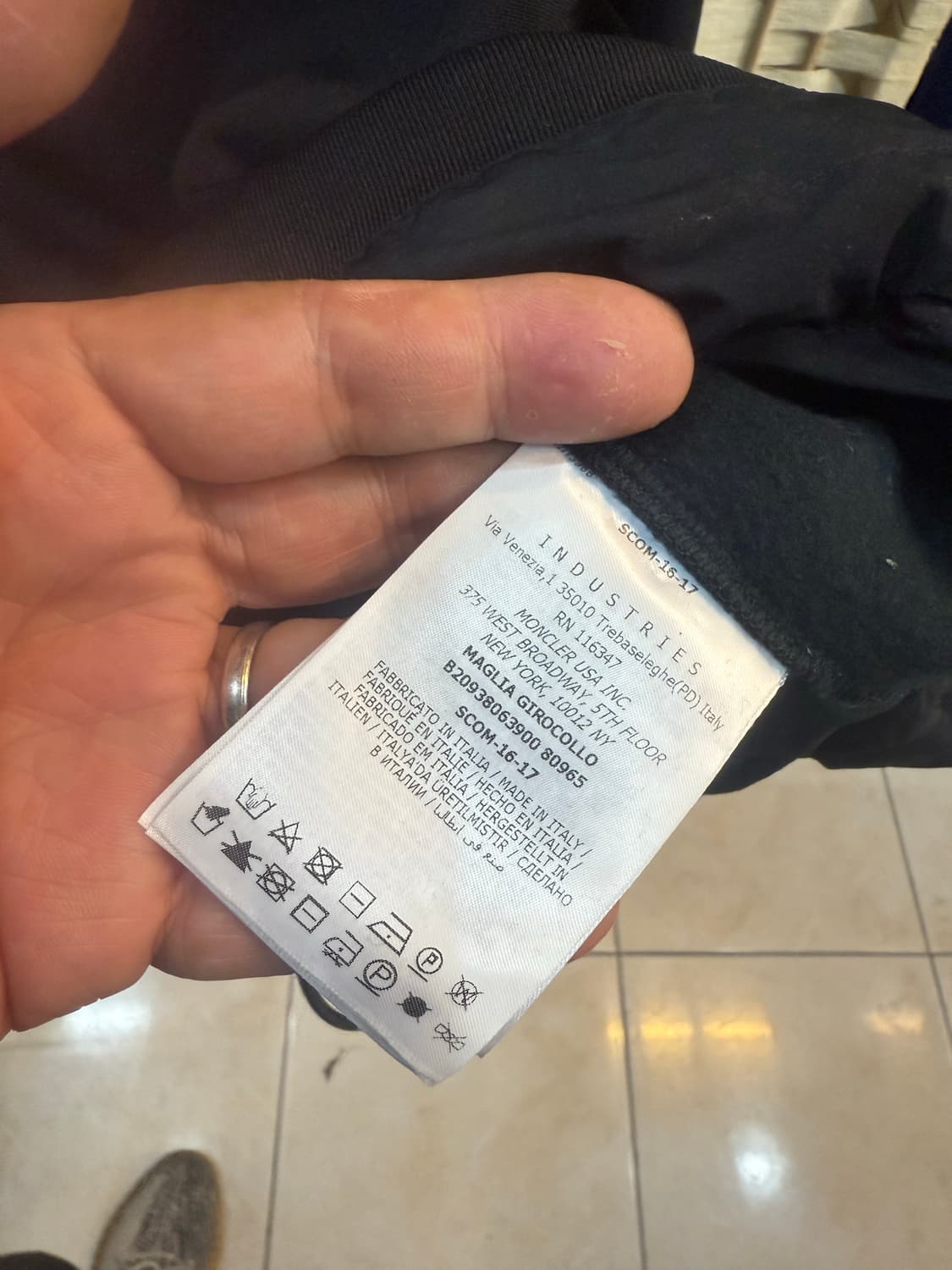 66 정품 몽클레어 maglia 라운드 넥 팝니다 상품이미지5