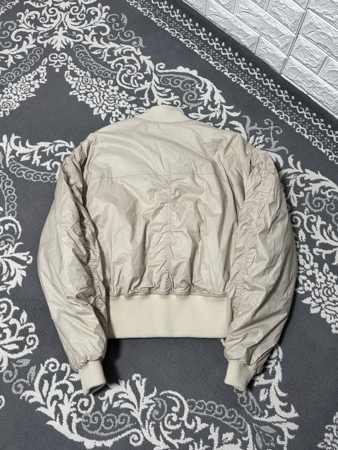 이자벨마랑 사선 크롭 봄버 자켓 상품이미지5