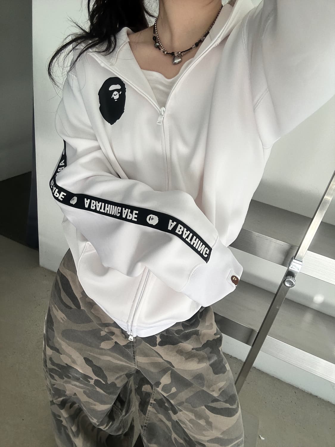 베이프 화이트 사이드라인 빅사루 폴리 후드집업  상품이미지4