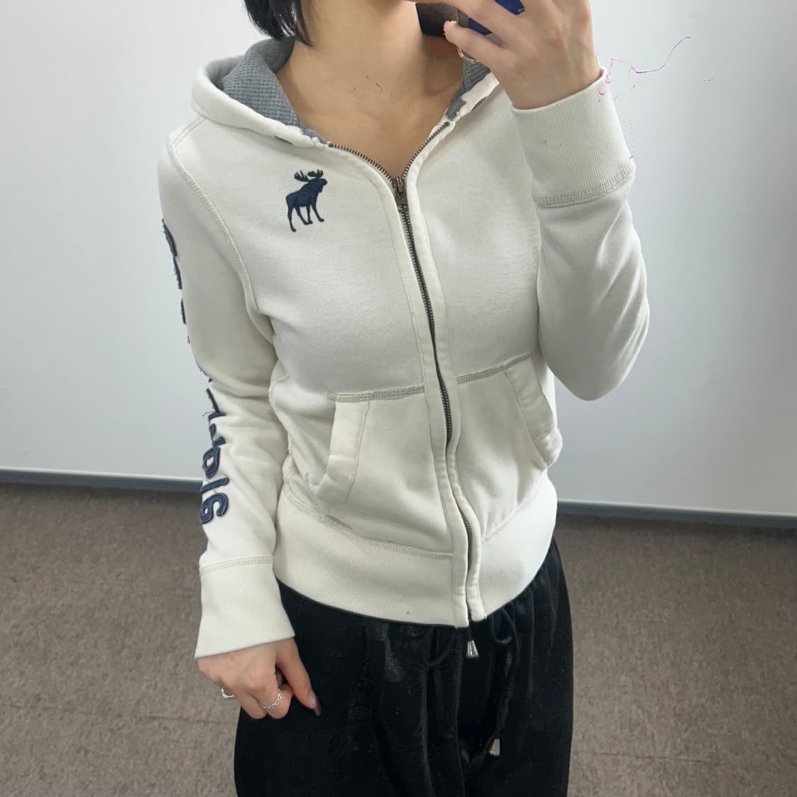 Abercrombie 아베크롬비 네이비 사이드로고 아이보리 후드집업 상품이미지2
