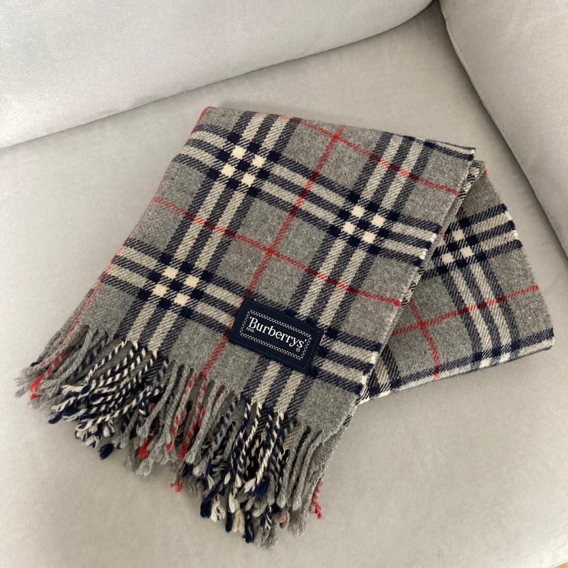 정품) 버버리 노바체크 울100 무릎담요 겸 숄 그레이 상품이미지6