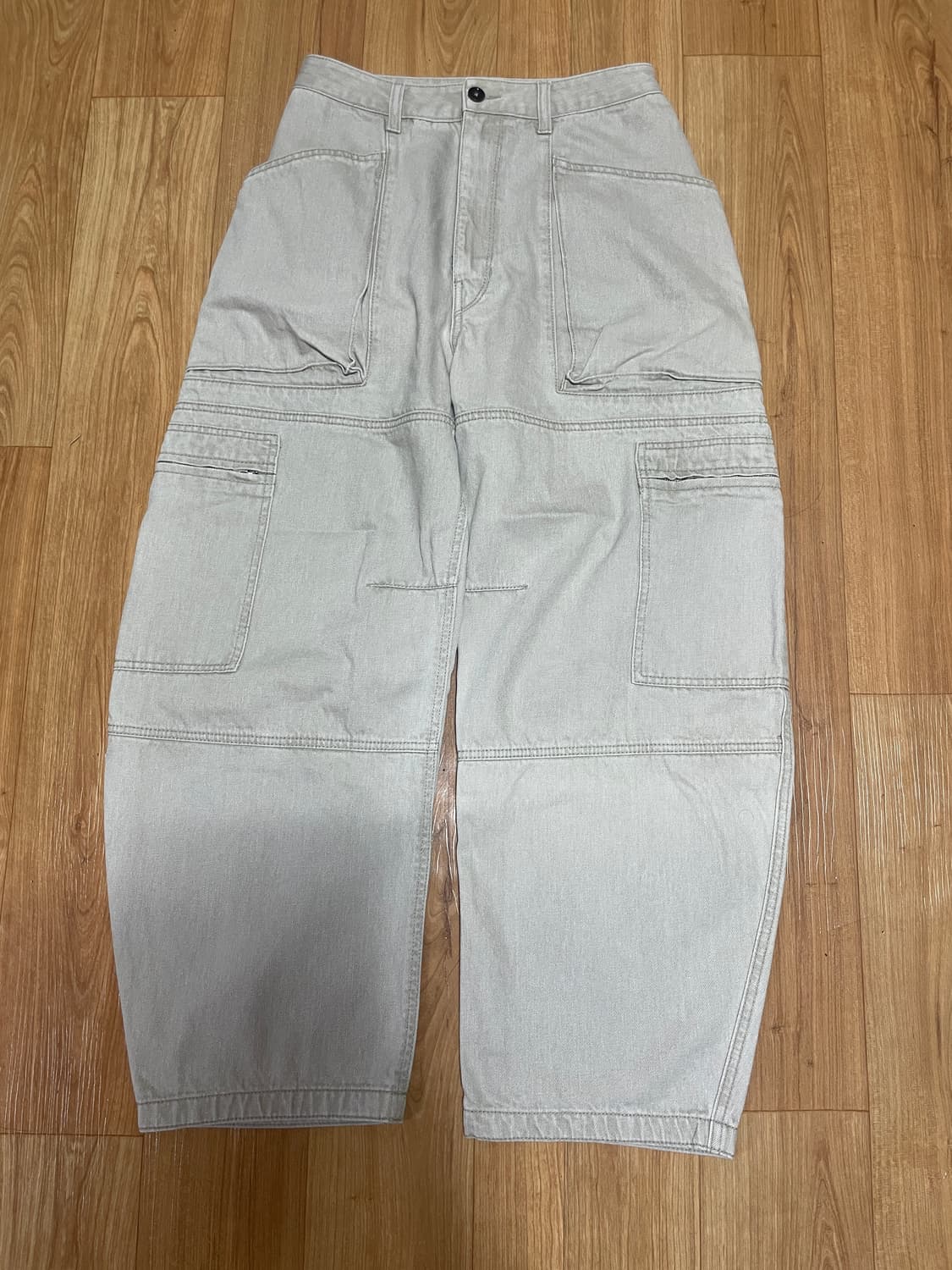 인사일런스 패치 포켓 데님 카고 팬츠 BEIGE 상품이미지3