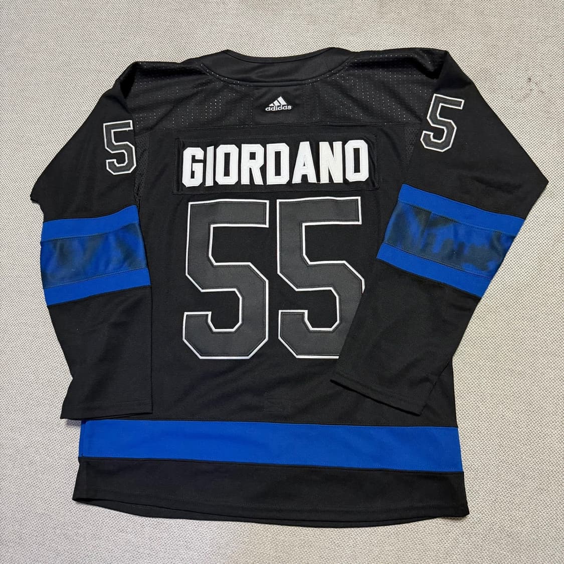 아디다스 토트넘 메이플 리프스 유니폼 상품이미지3