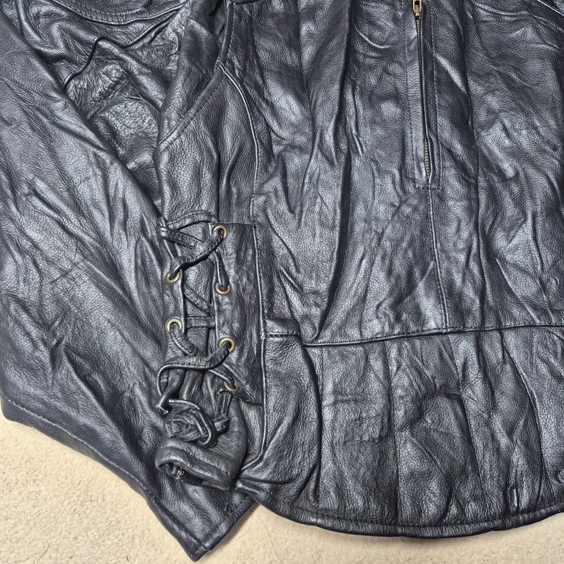 라이더 자켓 소가죽


  상품이미지7