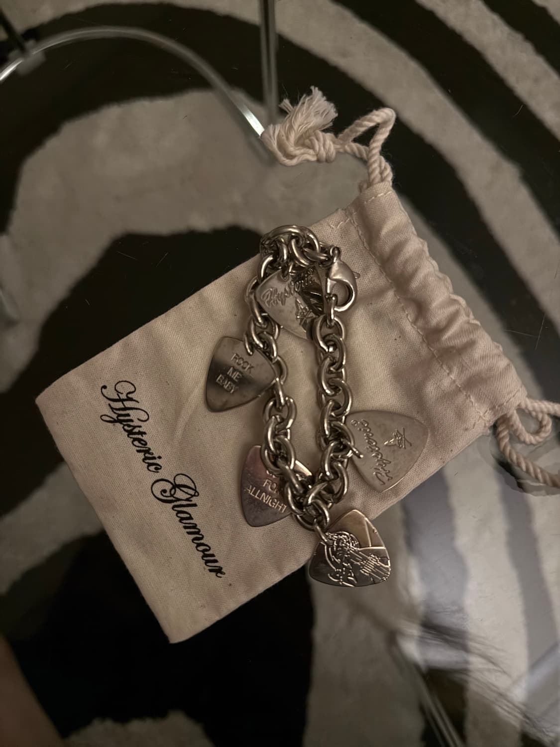 히스테릭 글레머 기타 피크 팔찌 상품이미지2