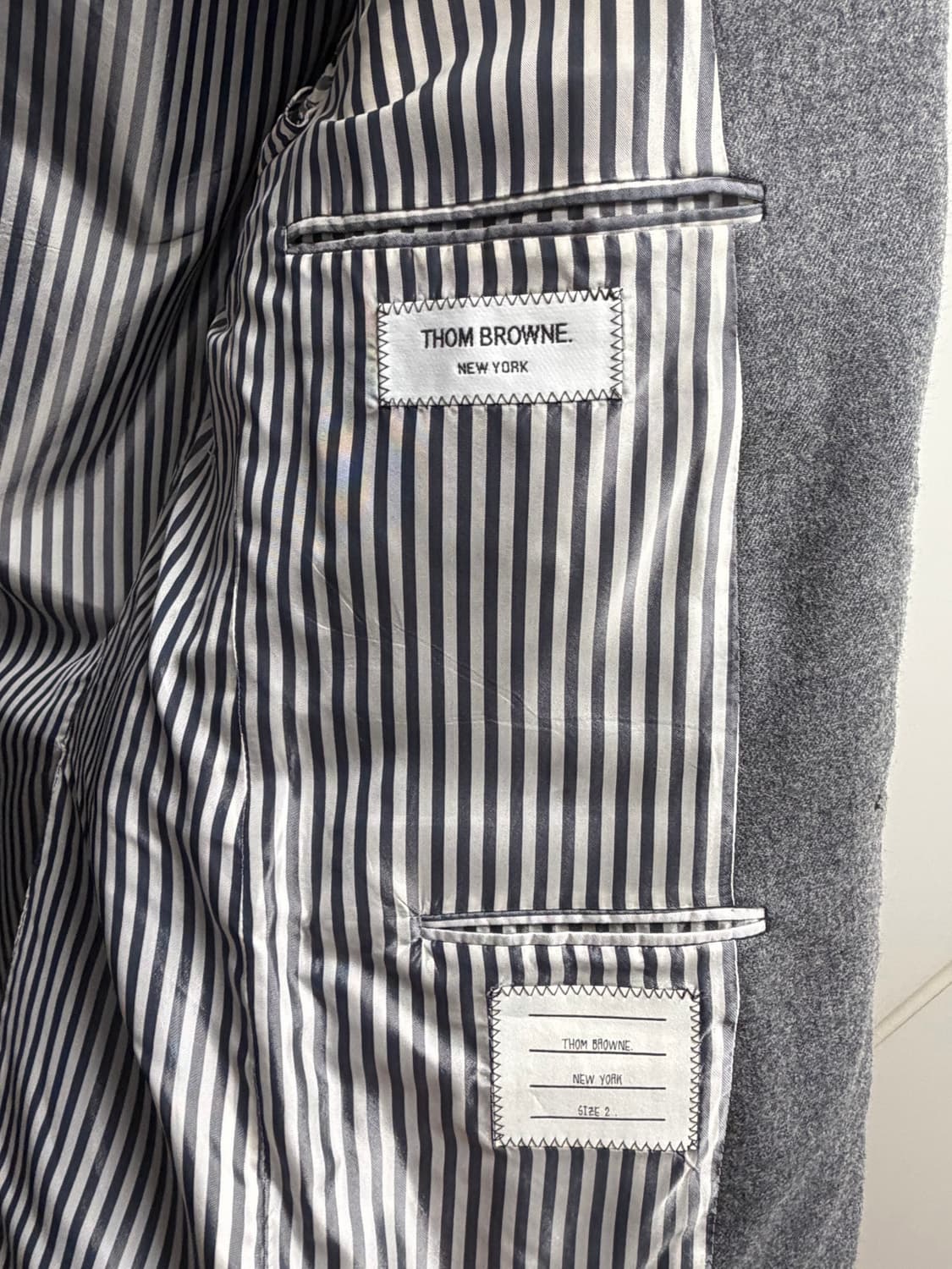 톰브라운 펀믹스 그레이 울 블레이저 2사이즈 상품이미지4