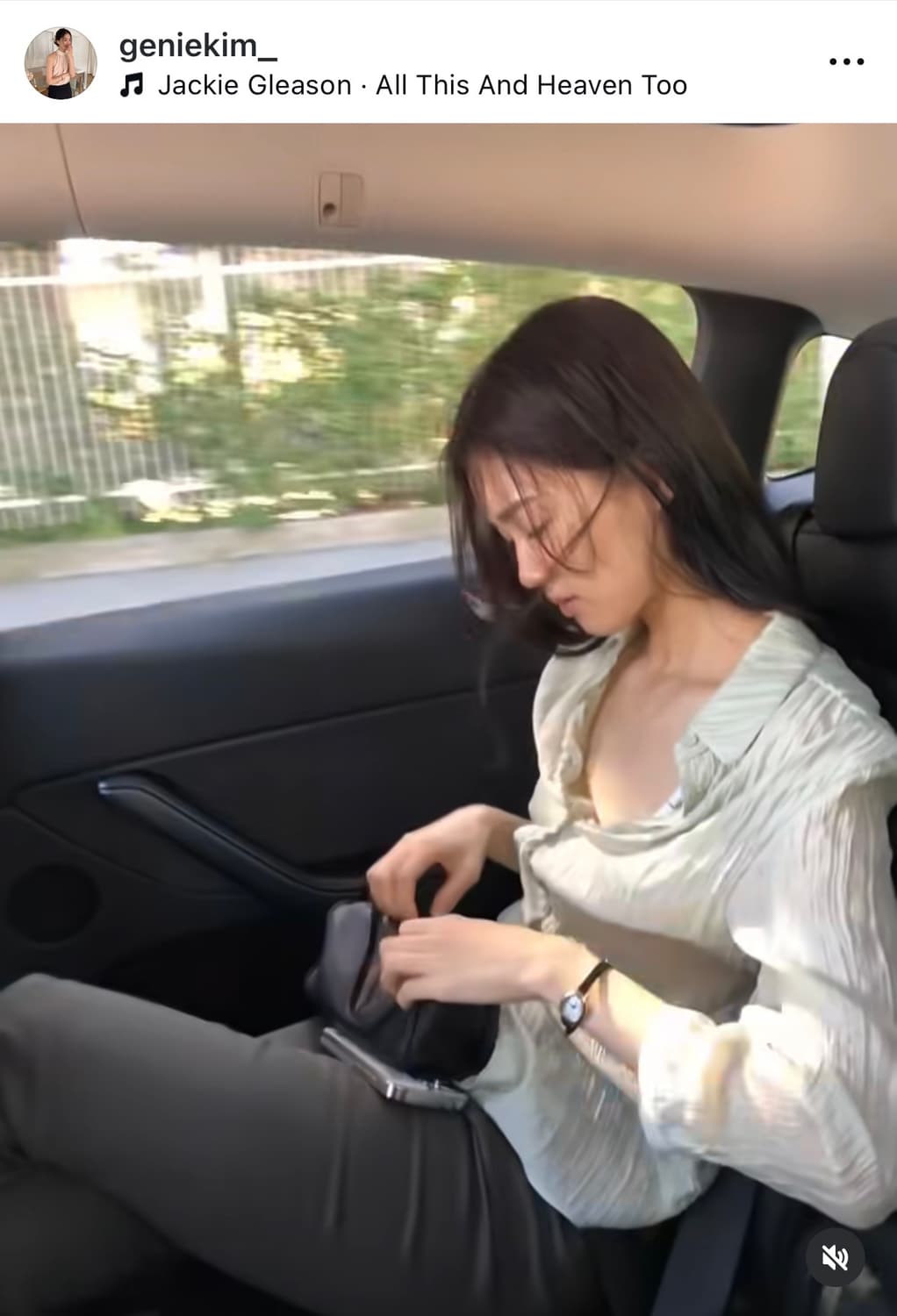 (이번주까지만 판매) Howus 릴리프 슬리브 블라우스 새상품 상품이미지2