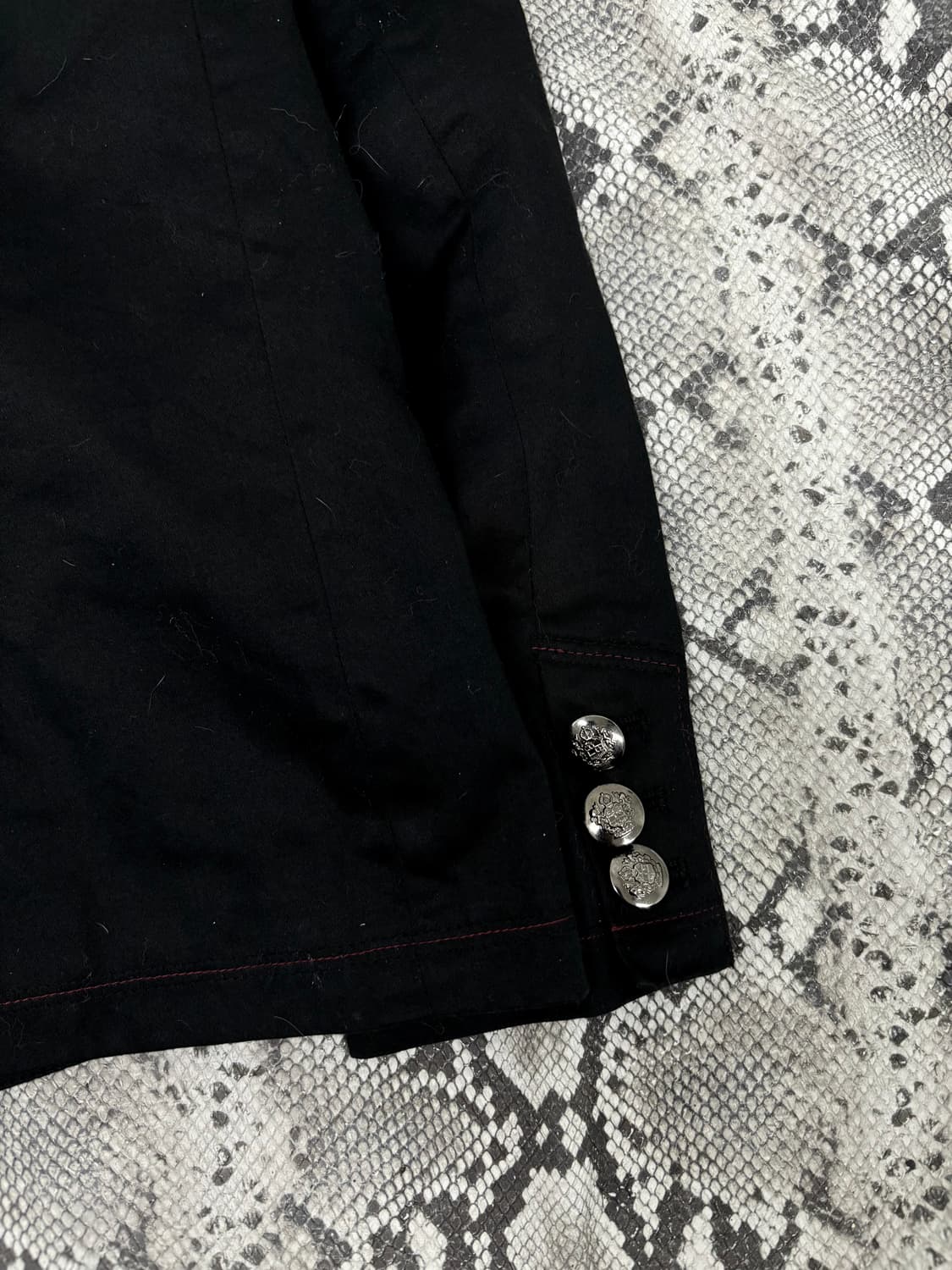 “IN THE ATTIC” Minimal Mood Black Tailor 상품이미지7